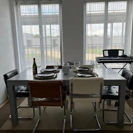 Apartment Center 2 *