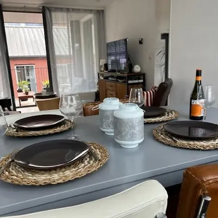 Center 2 * אלפן אן דן ריין