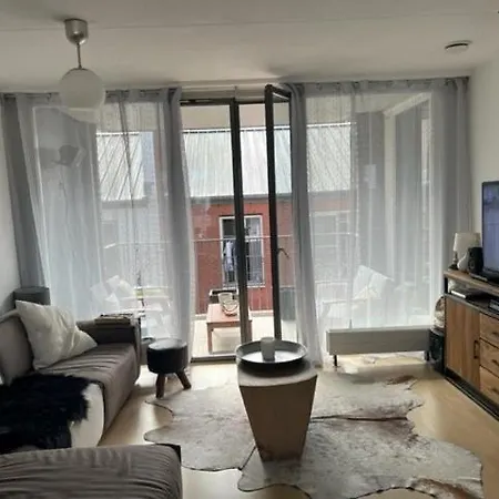 アパート Center 2 アルフェン・アーン・デン・レイン